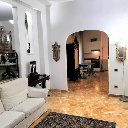 Lorenzo Il Magnifico Elegant With Two Bedrooms Apartment Florence